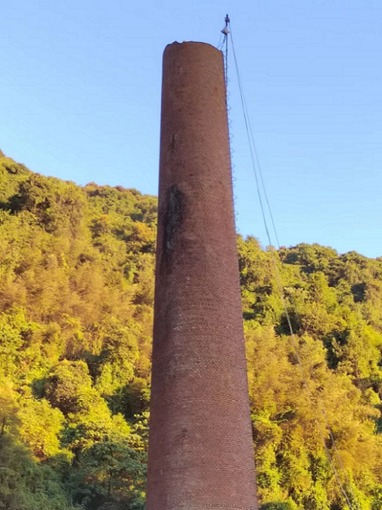 百色拆除煙囪公司:綠色拆除,理念先行,技術(shù)護航